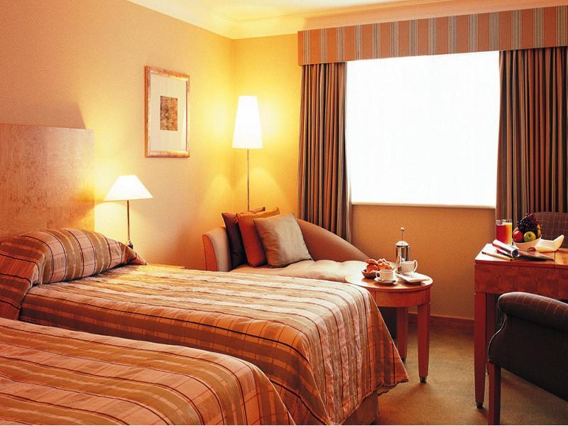 Regency Park Hotel, Health Club & Spa Thatcham Eksteriør bilde