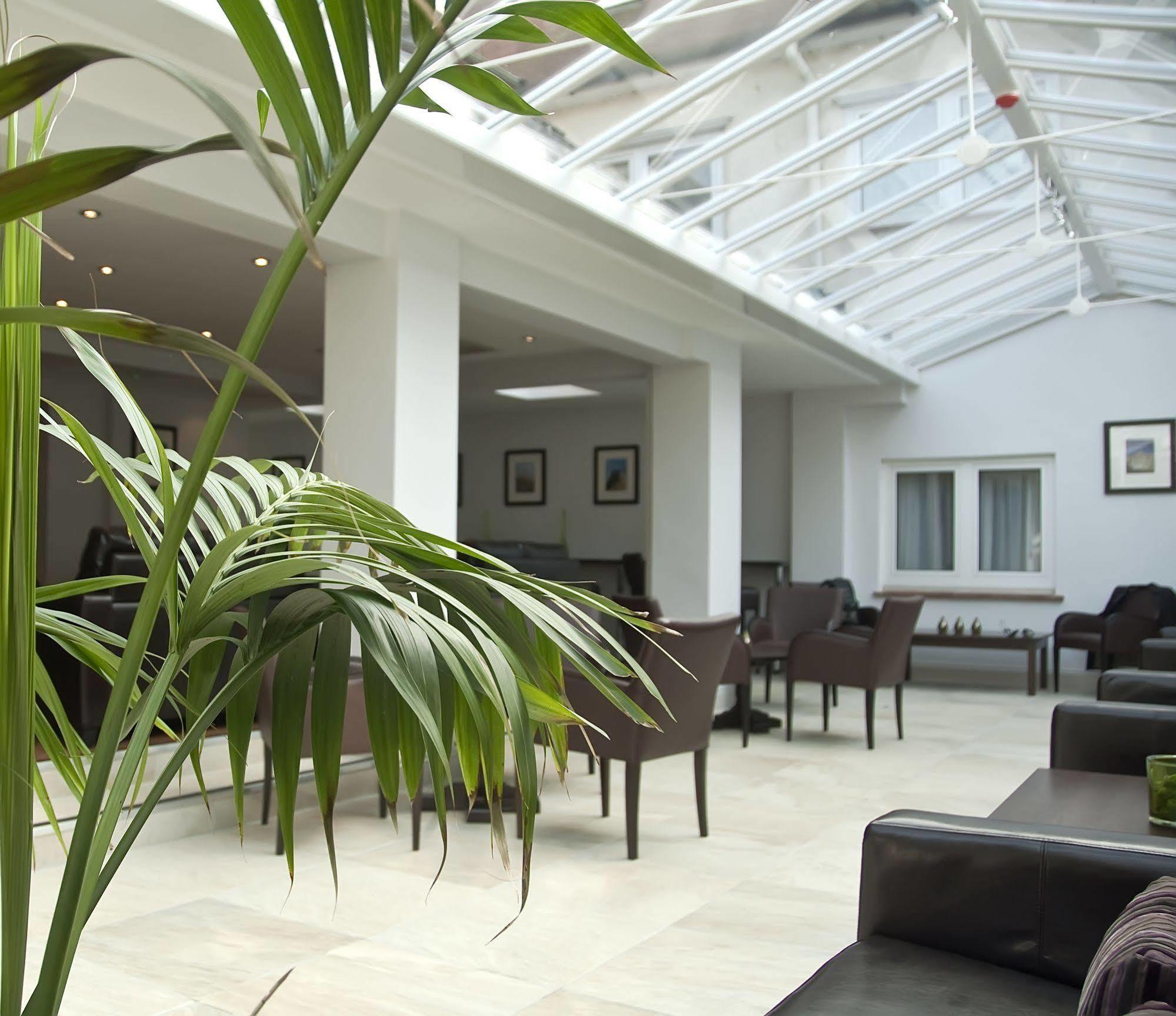 Regency Park Hotel, Health Club & Spa Thatcham Eksteriør bilde