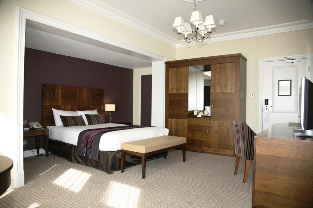 Regency Park Hotel, Health Club & Spa Thatcham Eksteriør bilde