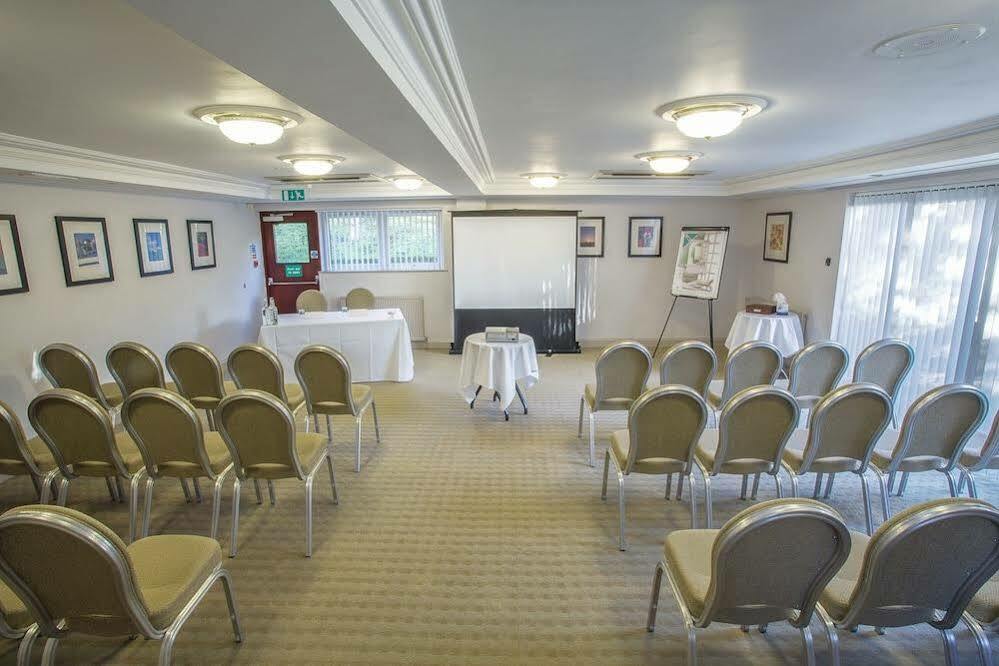 Regency Park Hotel, Health Club & Spa Thatcham Eksteriør bilde